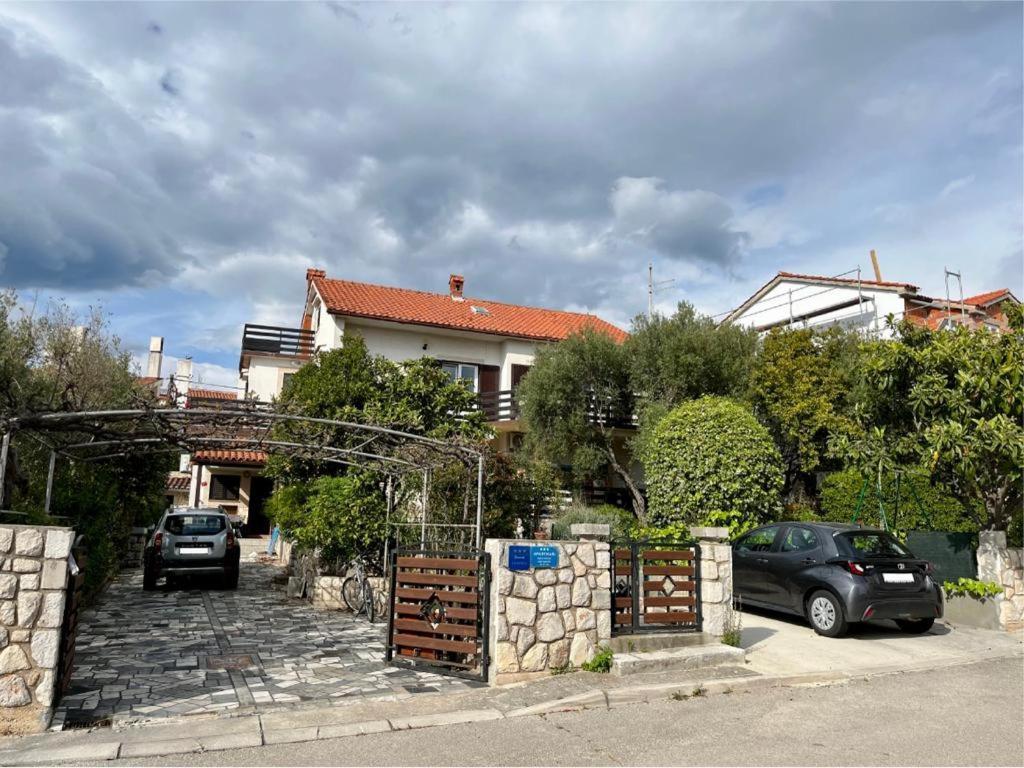 Apartmani Zora Cres Luaran gambar