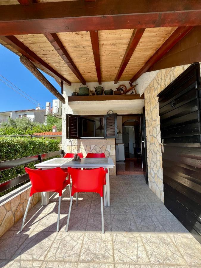 Apartmani Zora Cres Luaran gambar