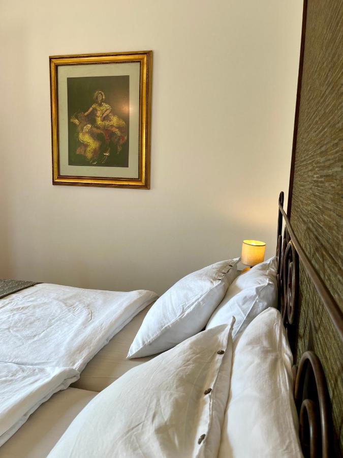 Apartmani Zora Cres Luaran gambar